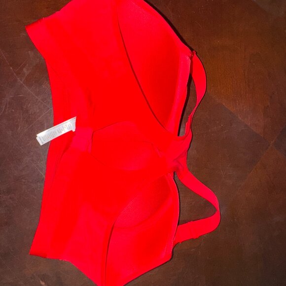 Victoria's Secret Sports Bra - Picture 2 of 3